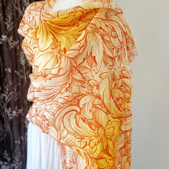 Orange/Yellow scarf - Picture 2 of 3